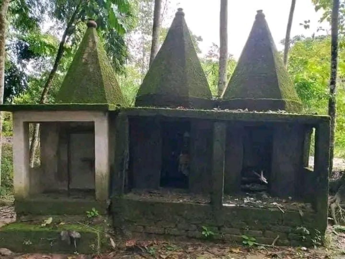UnSubtleDesi's tweet photo. Another temple vandalized, Murti desecrated in Jakiganj Upazila of Sylhet district. The Kalibari in Barbari of Chandpur village. 

The decimation of cultural and religious shrines is one of the ingredients of ethnic cleansing. It’s happening to #BangladeshHindus. Don’t look away https://t.co/jrCg5mfJWF