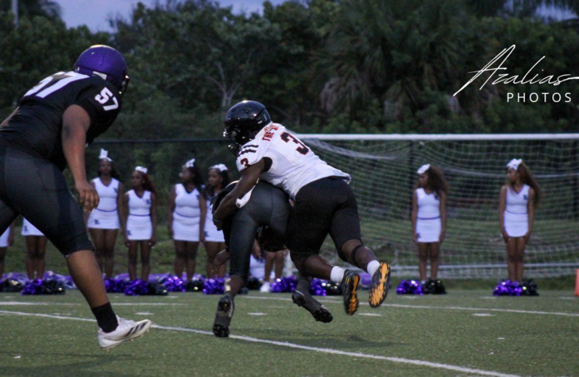 leesburghsfb's tweet image. Road W 😎🐝

#WeAreLeesburg #ReapTheHarvest #StillBuzzin #TheBurg #BurgBoyz #BetterattheBurg #GoJackets #FortheFamily #TogetherWeSwarm #LeesburgvsEverybody

@Preps352 @Andy_Villamarzo @DanLaForestFB @PrepRedzoneFL @H2_Recruiting @HSFB_Scoreboard @CenFLAPreps