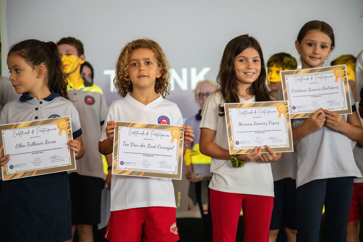 CountryDayCR's tweet image. Yesterday, we delivered the certificates to our incredible Secondary Students who qualified for the Second Elimination Round of the 36th Costa Rican Mathematics Olympiad! 🎉🏆📚 Congratulations to all! #CountryDayCR #NordAngliaEducation #MathOlympiad #StudentAchievements