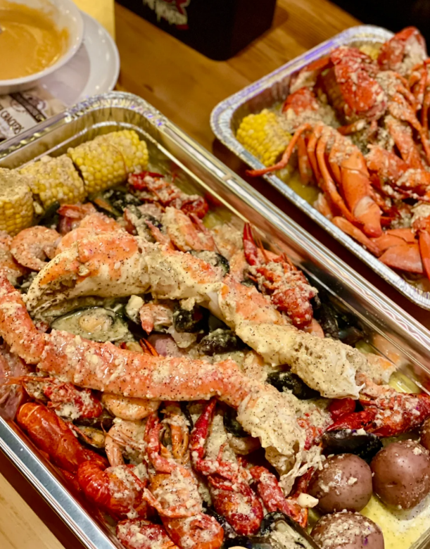 Cara_ccz's tweet photo. Haha, a seafood feast that is so delicious that I can’t stop eating it https://t.co/N5qEaGosWT