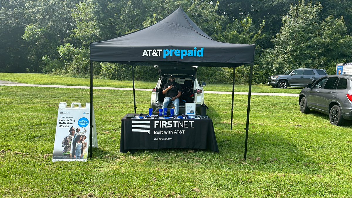 RandelATT's tweet photo. National night out in Warwick @DillonTymonNE @firas_smadi @keroninc @TheNEStates https://t.co/sUG6R7YRVC