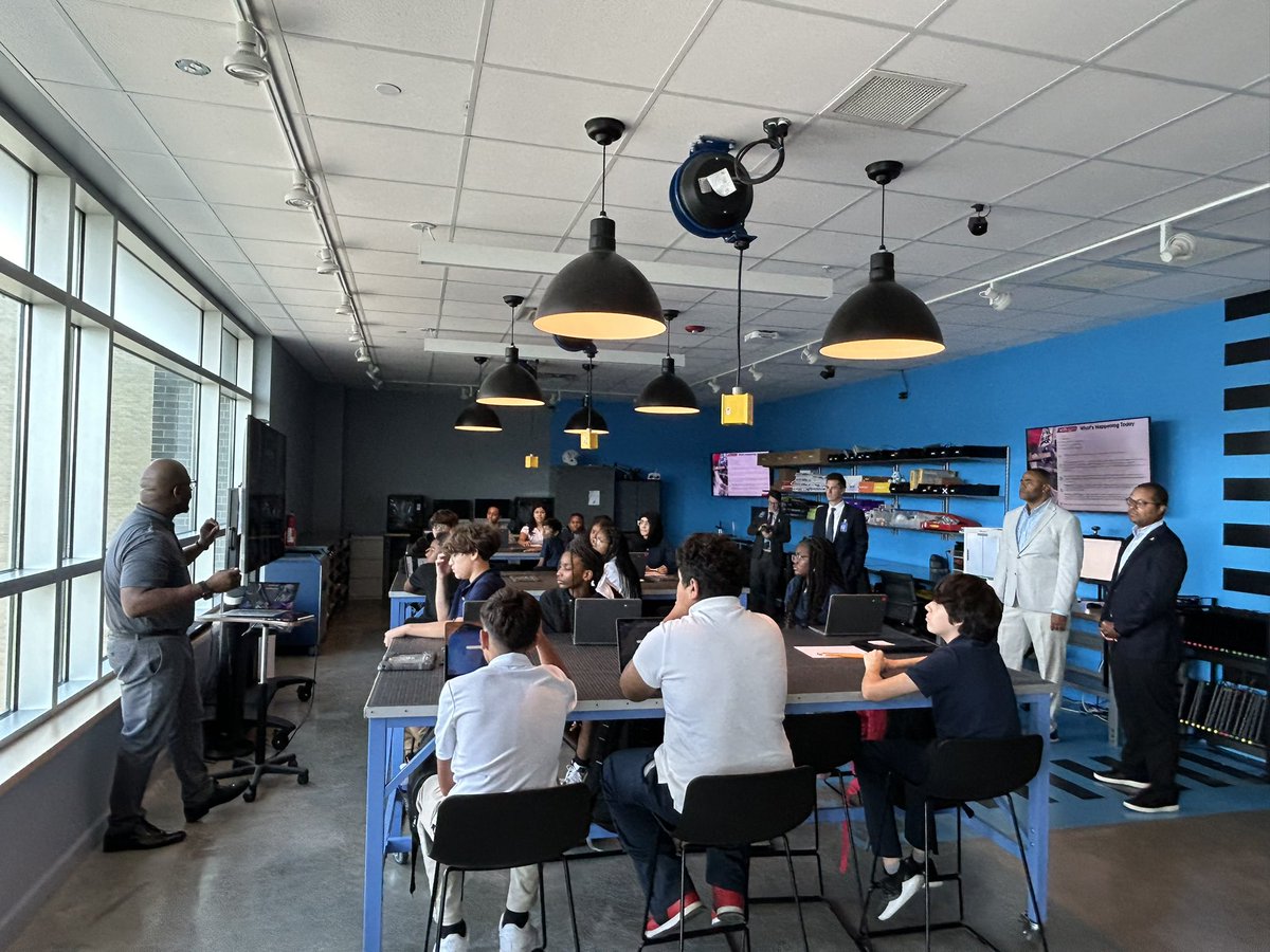 Donald Cummings tweet media