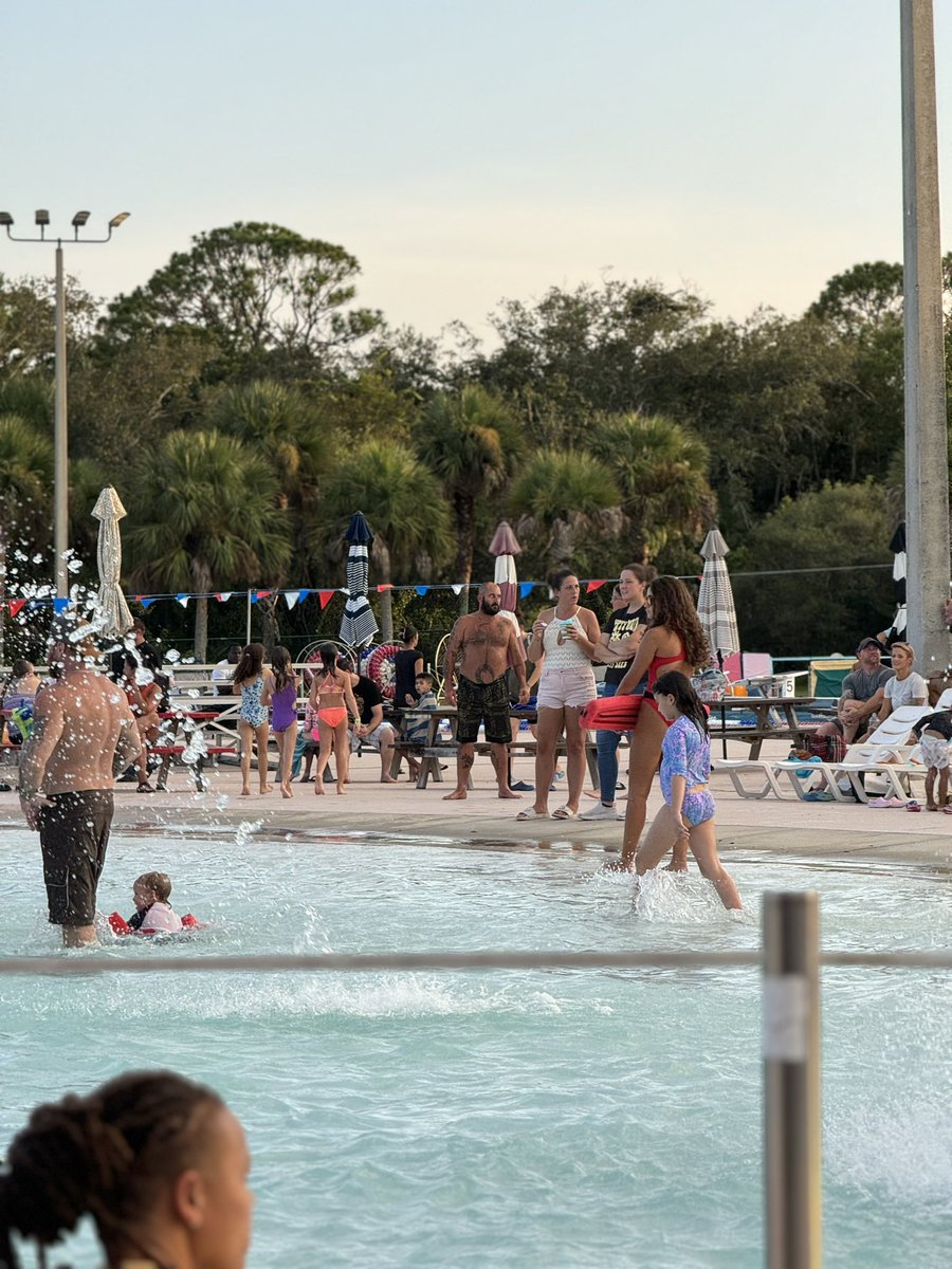 We had an AMAZING time! Pelican Island PTA hosted our inaugural Back-2-School Splash last evening and it was a HIT. Over 200 <a href="/PIEpelicans/">Pelican Island</a> scholars &amp; family members came together to celebrate a spectacular first week of school. I’m 1 proud AP. #WatchUsGrow @SDIRC_SUP @IRCSchools