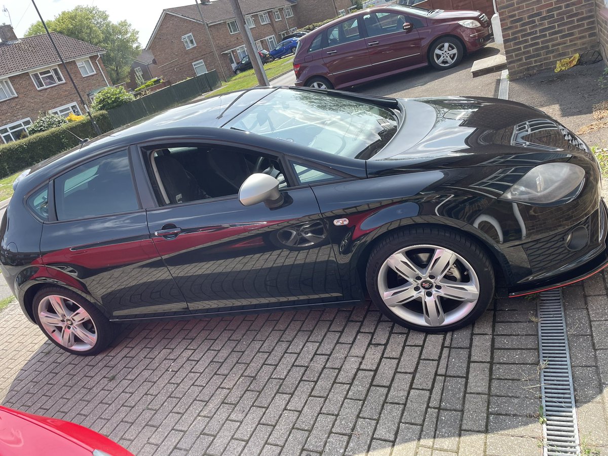 Quick wash last night ready for mot this morning, passed with a couple of minor advisories which will be addressed in the next few weeks.
Windscreen washer motor replaced on Mrs B’s Astra aswell as this weeks food shop &amp; now time to relax before some Sunday grabbing 💷💷💷