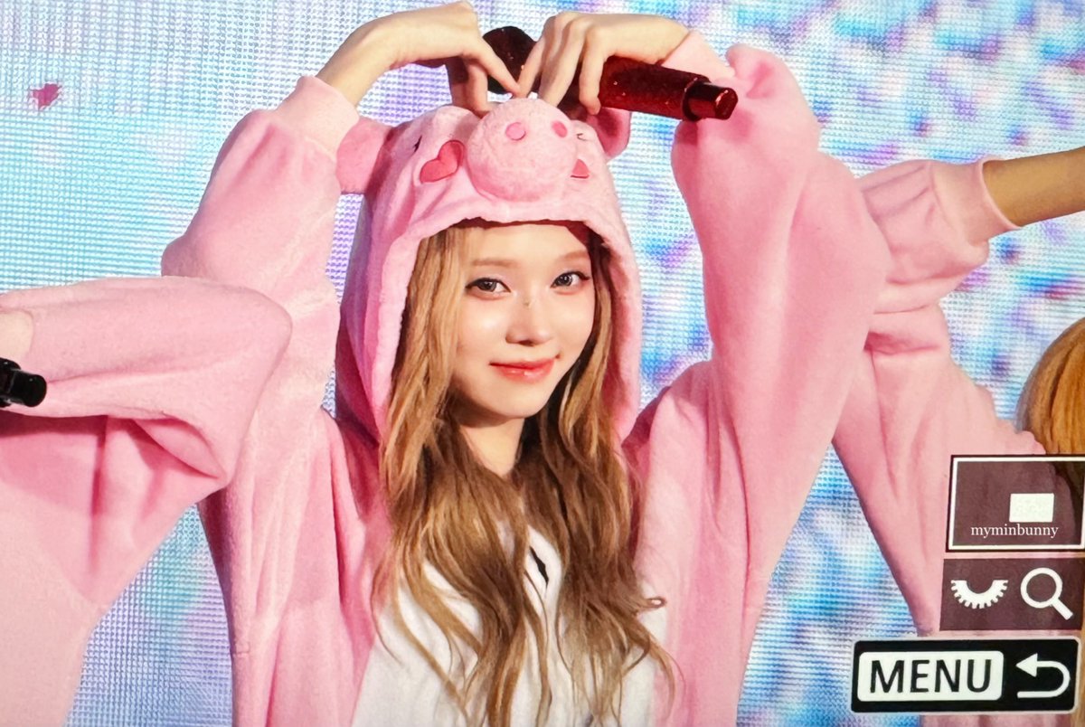 myminbunny's tweet photo. 240817　🐷💗

아아아아아아 귀여어어어!!!!♡♡♡

#aespa  #에스파  
#WINTER #윈터 #ウィンター https://t.co/BTaYWnOUfZ