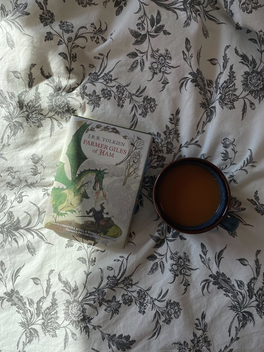ImaginAtlas's tweet photo. 🇬🇧 Happy Saturday! What’s on everyone’s reading list this weekend? 😎

🇫🇷 C’est samedi! Quels livres se trouvent sur vote liste de lecture ce week-end? 😎 https://t.co/L2g1YONNYF