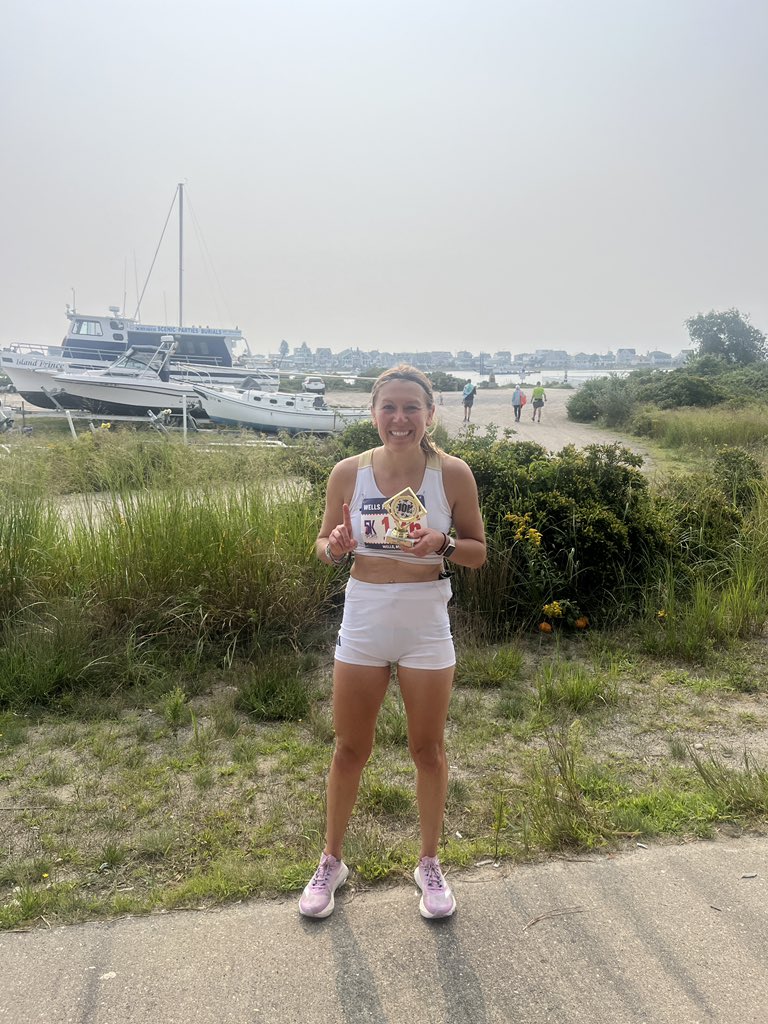 kellyfastruns's tweet photo. Good morning Maine โต๏ธ! Doing well at Wells Harbor 10K! Took 1st Woman Overall ๐ and run my no. 37 race state! #running #kellyfast https://t.co/TXJ7bjv2rz