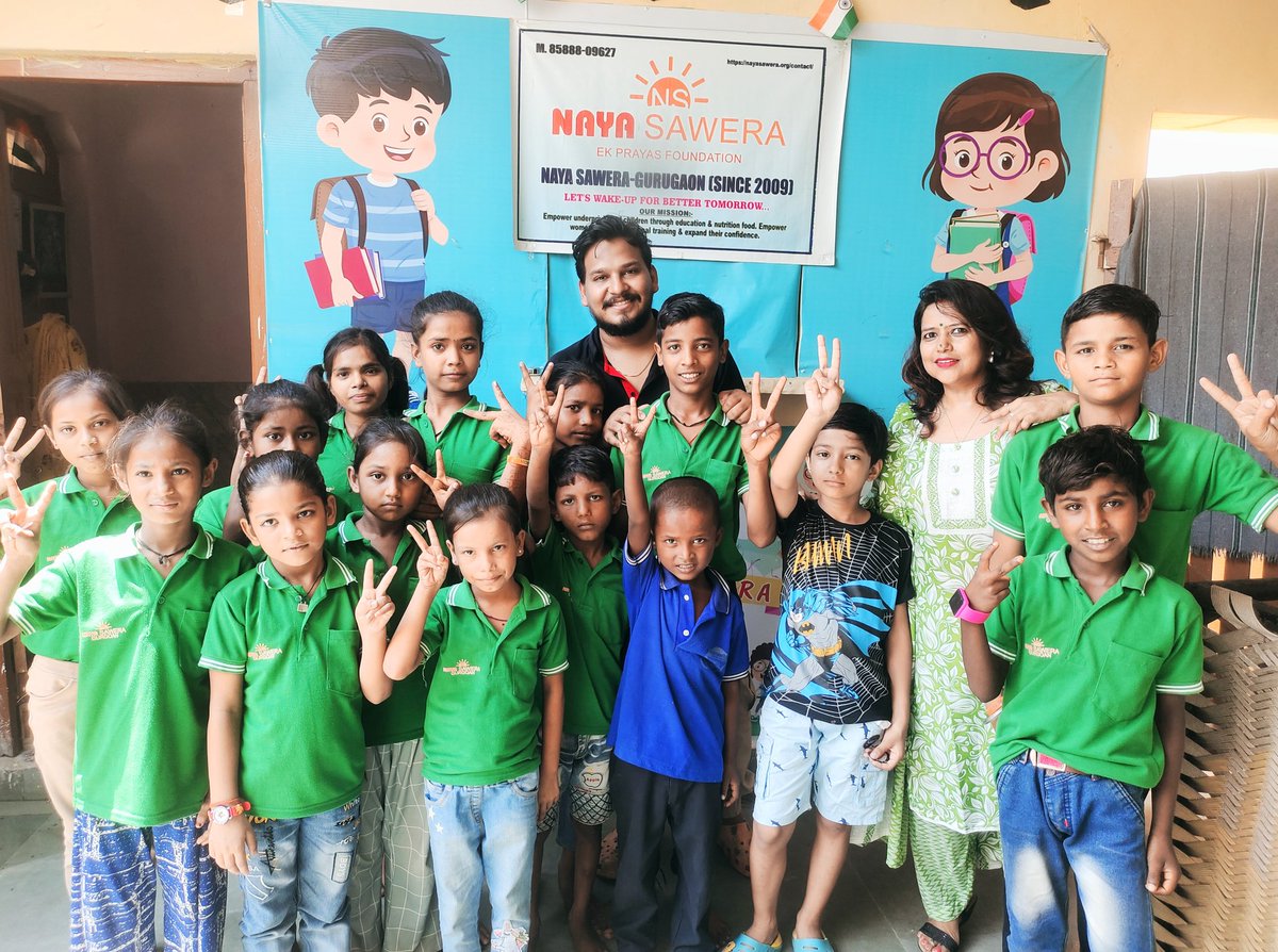 SatyaSahay2's tweet photo. ♻️Reduce-Reuse-Recycle♻️ "जरुरतमंद बच्चों को शिक्षा में सहयोग"
एकत्र हुई पुरानी किताबें/नोटबुक्स रिसाइक्लिंग के बदले 100 नई कॉपी का सहयोग *Naya Sawera NGO के बच्चों को #WVM टीम के द्वारा किया। @liondeepakkt @ZC_zenith @nishantyadavIAS @DC_Gurugram @AshokGargIAS https://t.co/tIOW9ztqLL