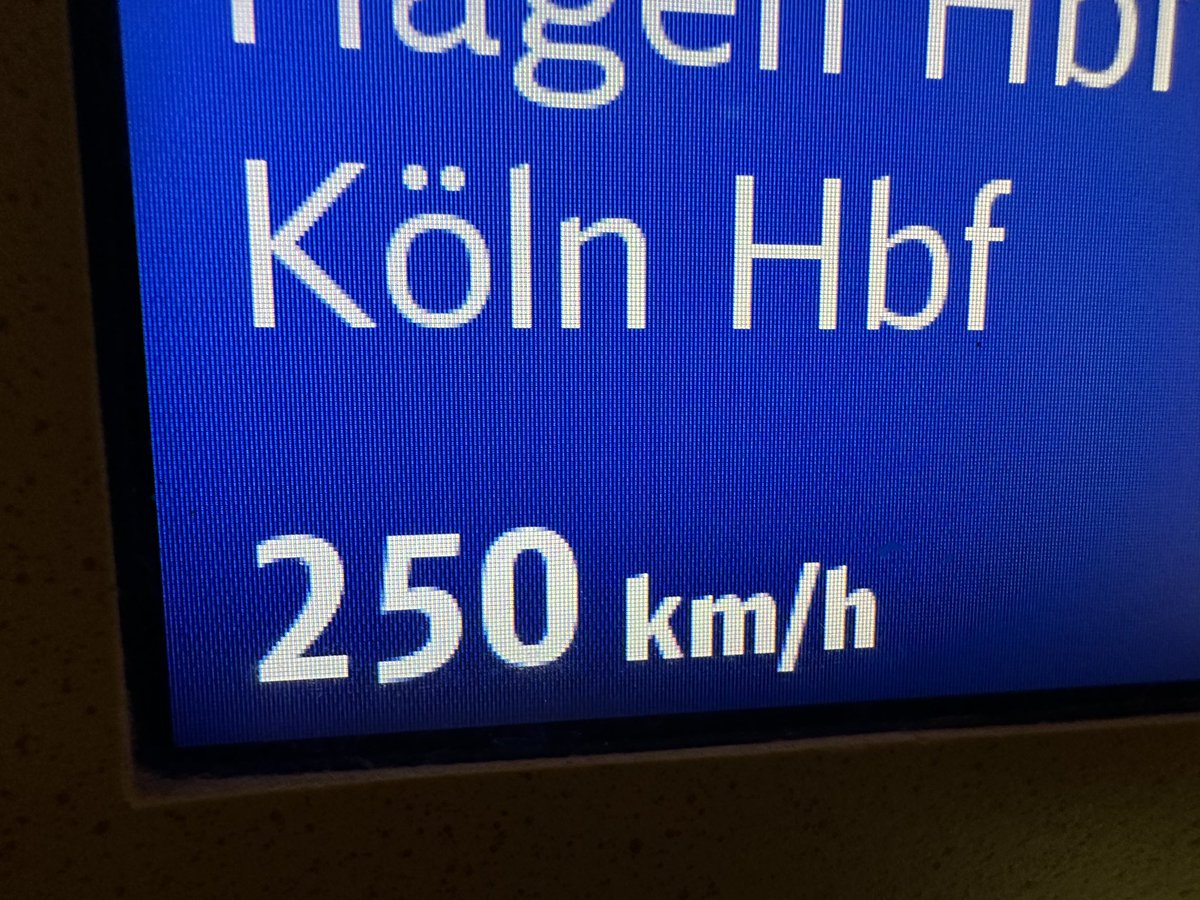 JoachimHesse's tweet image. #Devcom, #Gamescom, ich komme! 🚂💦 #Zuggeschichten