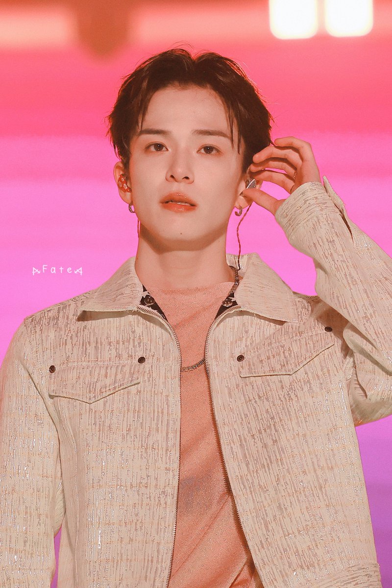 FATE807's tweet photo. 🩷🧡

#TREASURE #트레저 
#ASAHI #아사히 #濵田朝光 #アサヒ https://t.co/TdV9IsiDyl