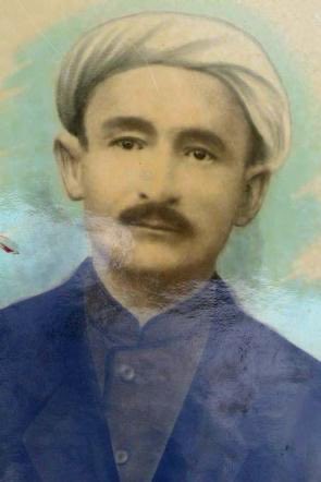 020b11's tweet photo. Khaji Muin Shukrullaev, uno de los promotores del “usul-i jadid”, el «nuevo método» de enseñanza que daría nombre a todo el movimiento jadidista. Pese a ser musulmanes, abogaban por una enseñanza secular, enfrentándose así con las madrasas tradicionales https://t.co/OJiWLzeMoo
