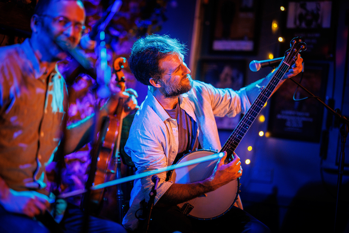 KilkennyArtsFestival (@kilkennyarts) on Twitter photo Huge thanks to Cleek Schrey, Joseph Decosimo, and Luke Richardson for an absolutely epic performance! Their unique blend of Irish trad and Appalachian Old-Time folk is just magic. We're still buzzing. 🧡
📸 <a href="/dylanvaughanirl/">Dylan Vaughan</a> Huge thanks to Cleek Schrey, Joseph Decosimo, and Luke Richardson for an absolutely epic performance! Their unique blend of Irish trad and Appalachian Old-Time folk is just magic. We're still buzzing. 🧡
📸 <a href="/dylanvaughanirl/">Dylan Vaughan</a>