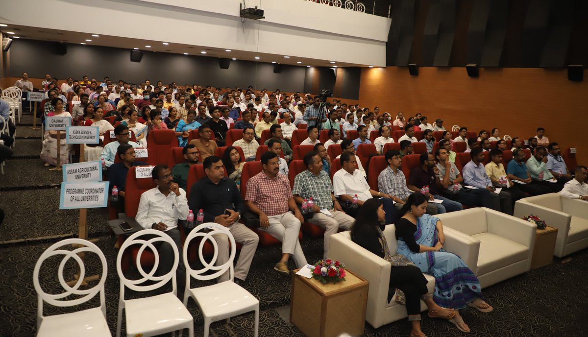 nss_rdguwahati's tweet photo. Chaired by @GorlosaNandita  Hon'ble Minister for Sports &amp; Youth Welfare, Assam, an insightful 1-on-1 interaction was held @Dispur, Assam with 200+ NSS Programme Coordinators and Officers from Assam. @himantabiswa @mansukhmandviya @khadseraksha @YASMinistry @_NSSIndia @Assam_DSYW https://t.co/7qjBaVUCo2