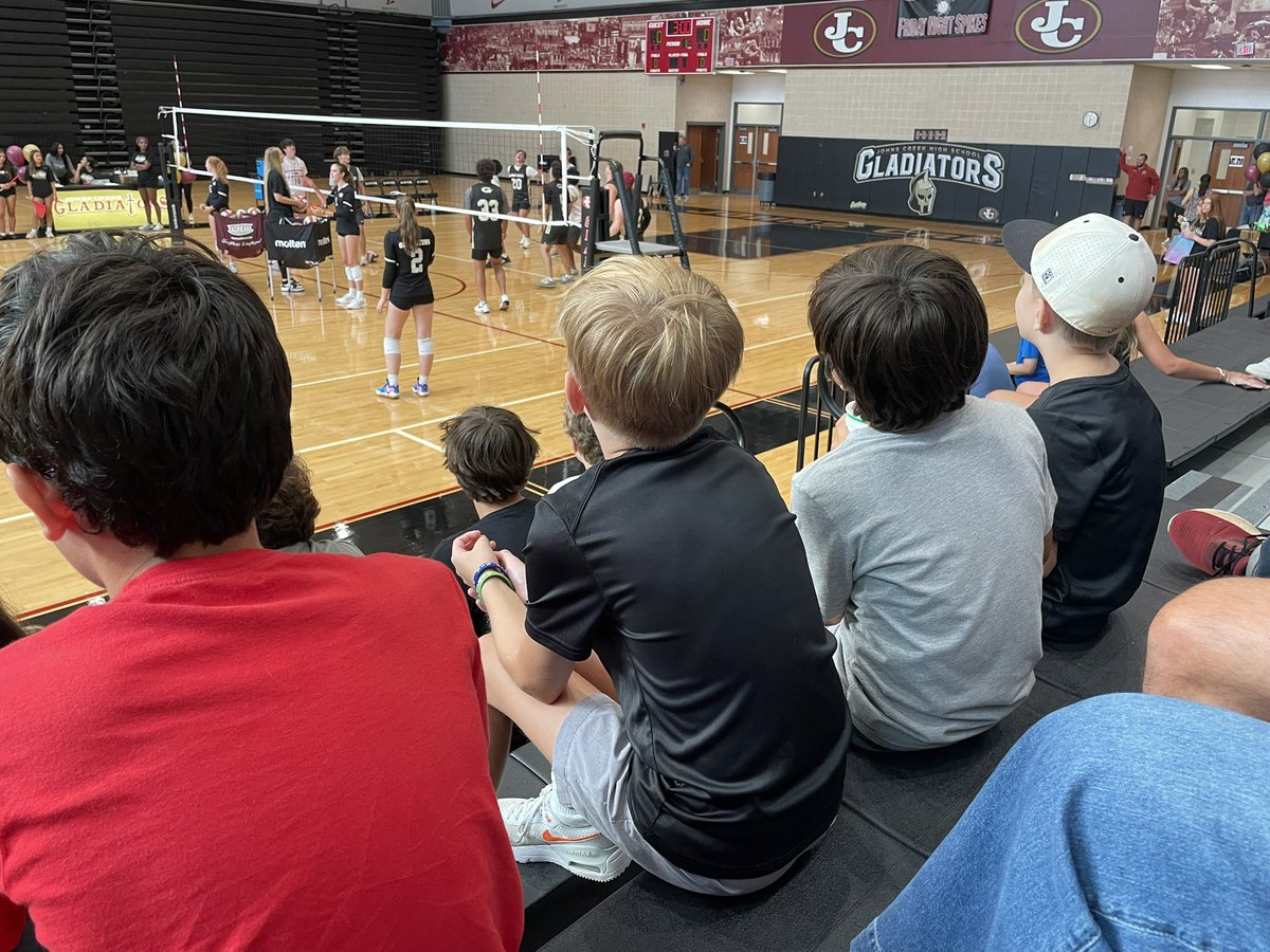 teachthomas1's tweet image. Fun time at Friday Night Spikes @FCS_JCHS @JC_volleyball