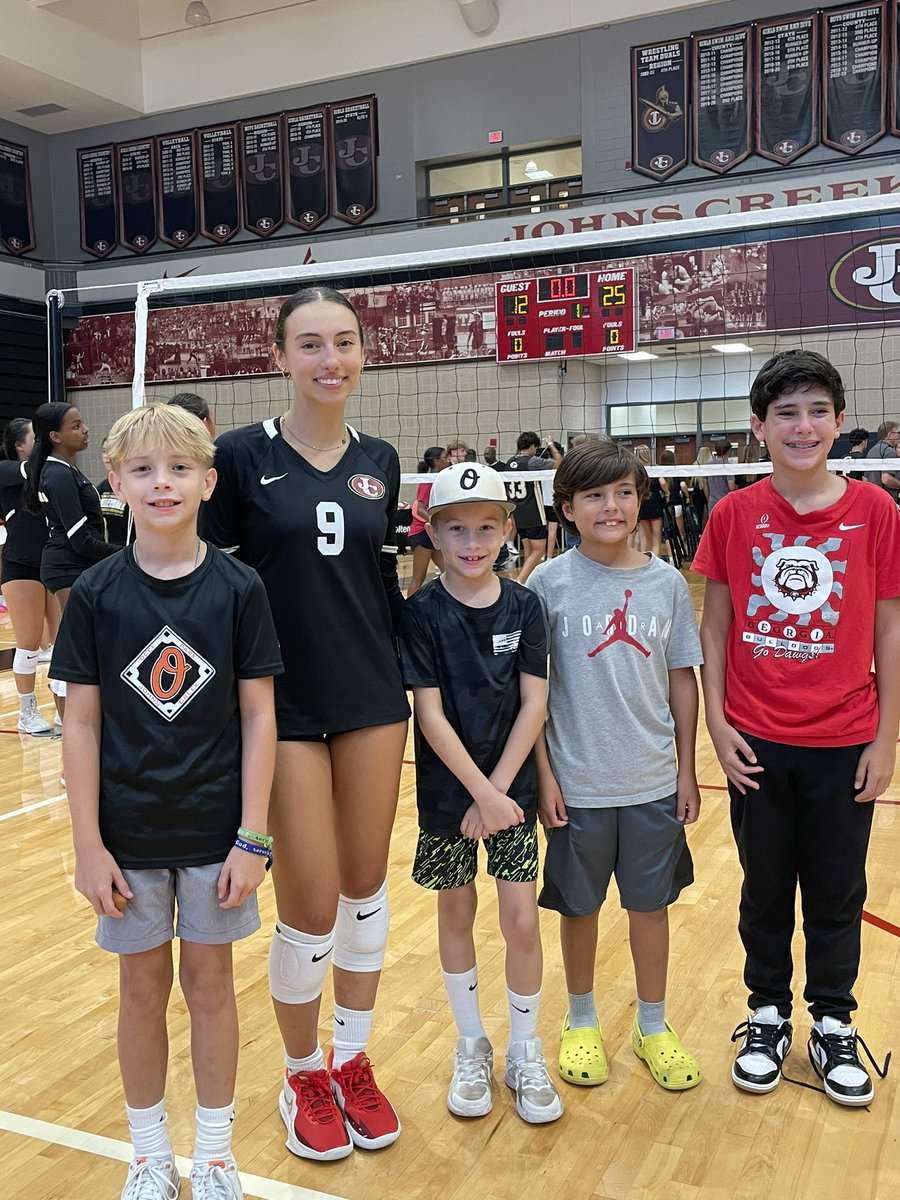 teachthomas1's tweet image. Fun time at Friday Night Spikes @FCS_JCHS @JC_volleyball