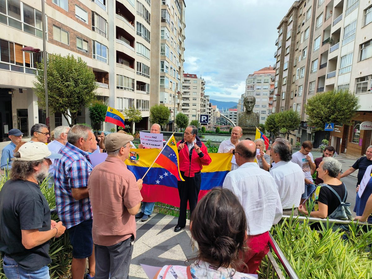 POR LA PAZ Y CONTRA EL FASCISMO, GALICIA Y ASTURIAS PRESENTE EN APOYO AL PRESIDENTE REELECTO NICOLAS MADURO MOROS
La Jornada Mundial por La Paz y Contra el Fascismo, se realizó con gran éxito por la Solidaridad de Galicia y Asturias con Venezuela, en apoyo al presidente Maduro.