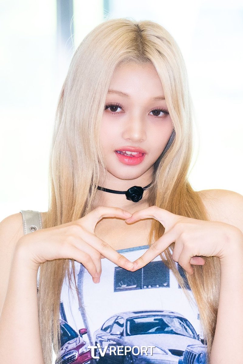 Zel0121199's tweet photo. Guys you've got to stan GEHLEE DANGCA of UNIS! You’ll absolutely adore her - not just as an idol but as a person. She’s kind, hilarious, a true girls' girl, a confident princess, incredibly talented, and has the cutest obsession with anything pink 🥰🌷

#GEHLEE https://t.co/vrTYDI7VgT