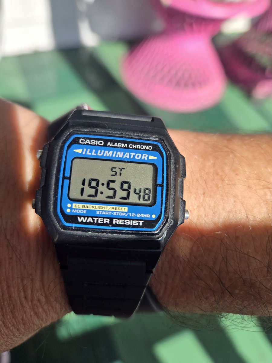 PunkRunnerEvan's tweet photo. Ran the Chatman 5k this morning, only goal was to break 20 minutes and barely snuck under. Not sure how I feel about being in the Masters category now. @runningpunks #OldManRunner https://t.co/93A4GBF1YF