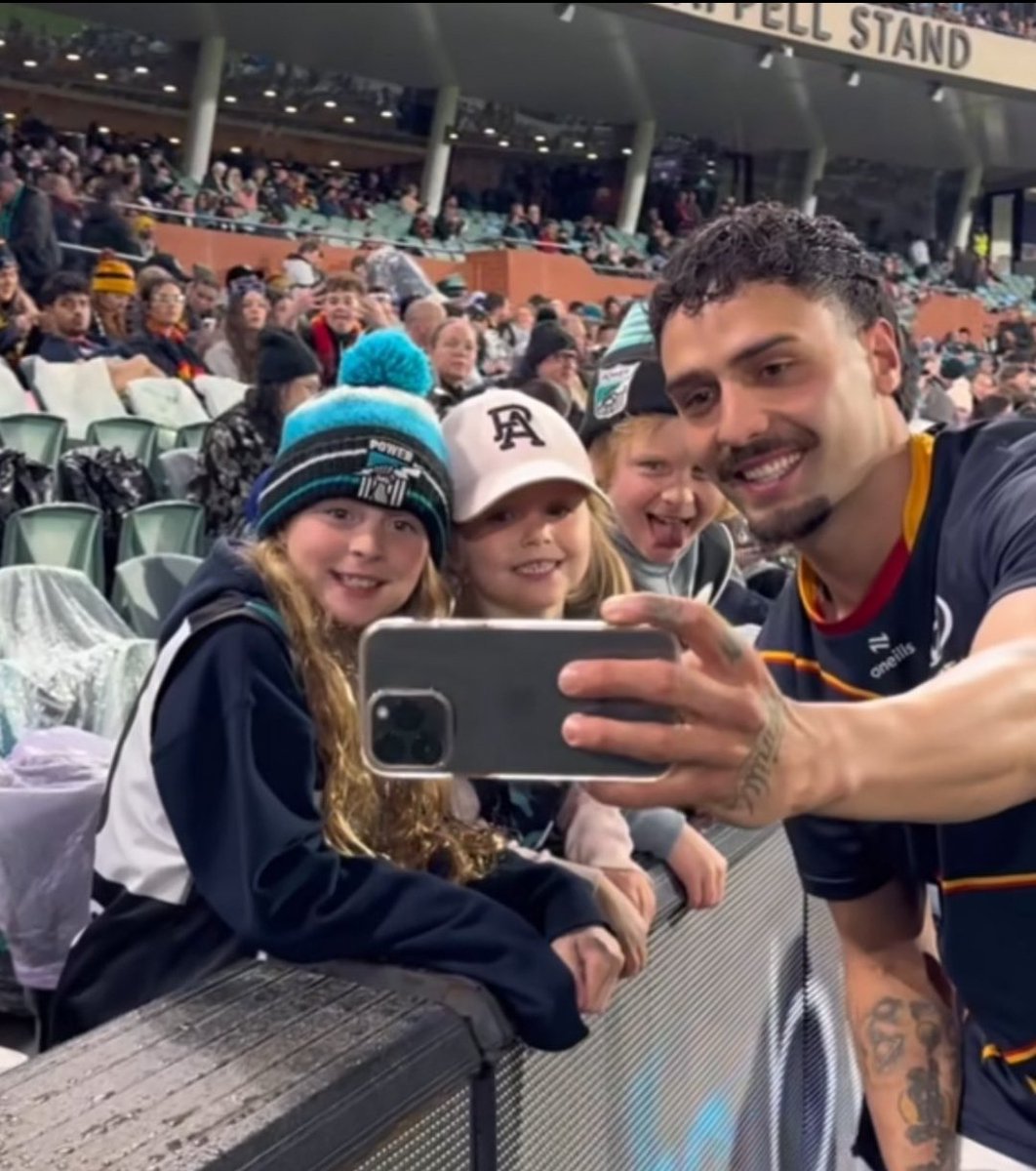 elemiott's tweet image. Hearing that port fans booed him off the ground after he was knocked out......