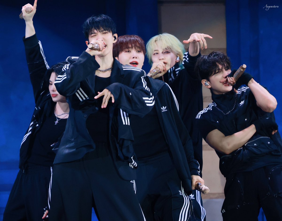 240723 캐럿랜드 Day1

Vocal team  lalali🔥

#Seventeen  #세븐틴 #DK #JEONGHAN #JOSHUA #WOOZi #SEUNGKWAN
#윤정한 #조슈아 #이지훈 #도겸 #부승관
 #李碩珉 #尹淨漢 #洪知秀 #李知勳 #夫勝寛