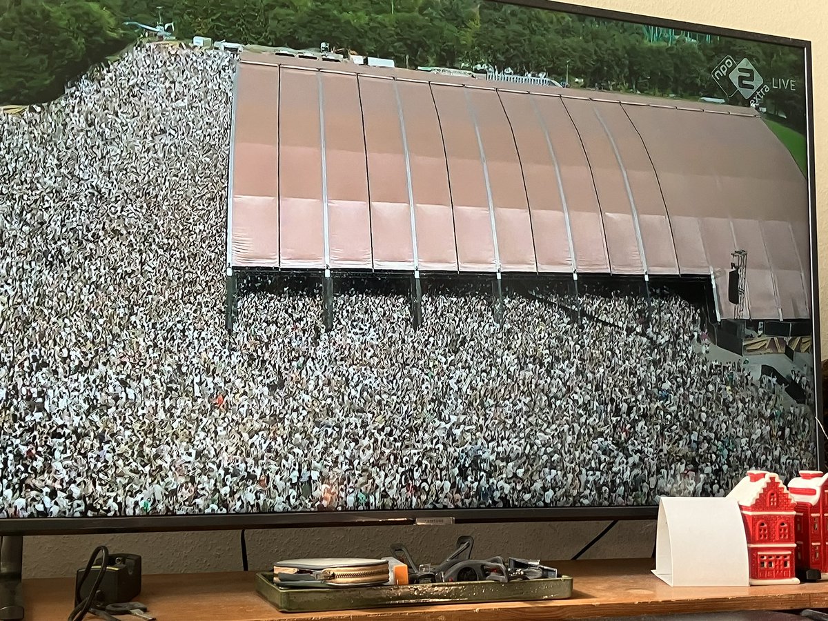 erwblo's tweet image. Sugababes op Lowlands