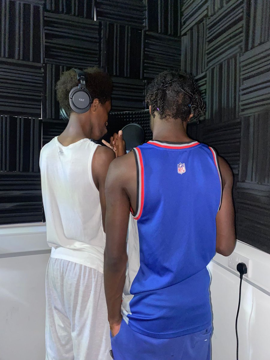 Britdjacademy's tweet photo. Free studio in #edmonton follow us on instagram or TikTok and dm us #djmcacademy https://t.co/RseYY715ZZ