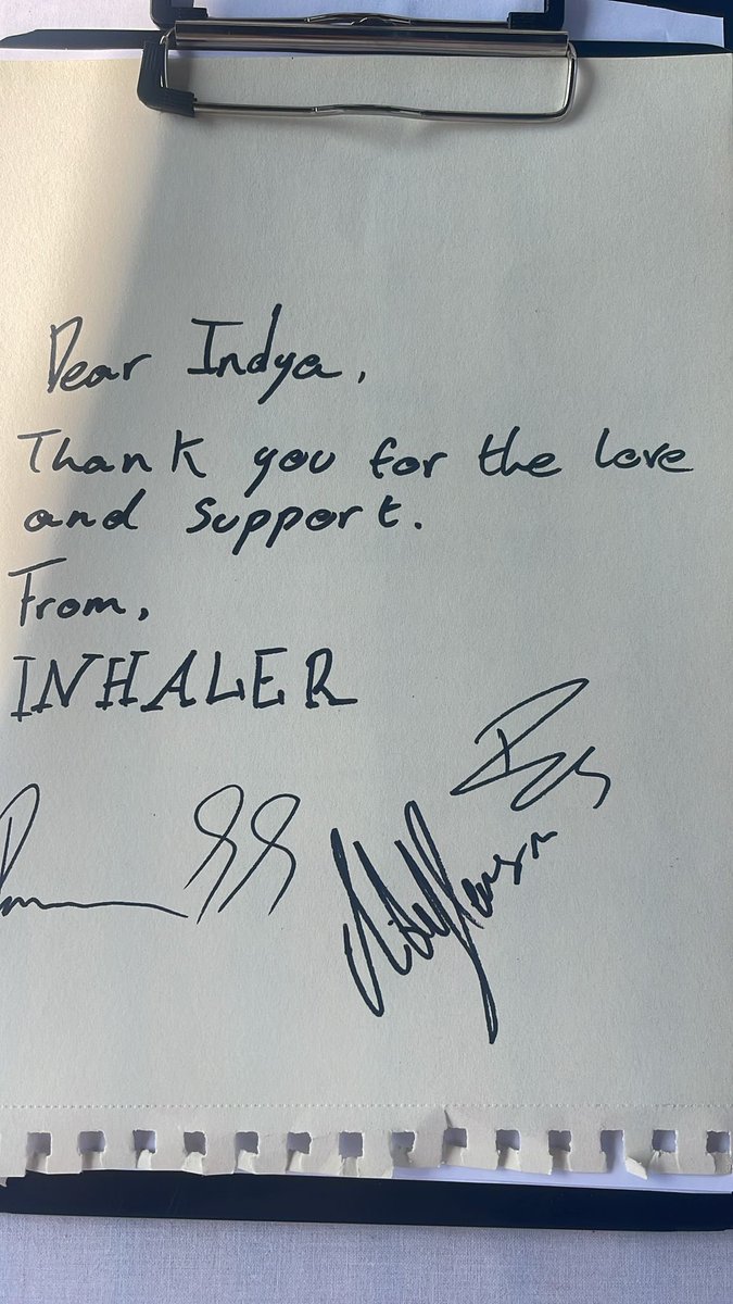 eliscigs's tweet image. love love love u so much i cant believe this