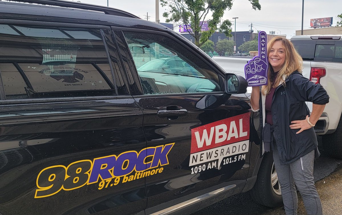 TreniceBThatsMe's tweet image. Outside this morning with @wbalradio's @TaylorBWBAL at Gameday Firehouse. Stop by the #WBAL #98Rock tent, say hello and join the purple pre-party before kickoff. We've got ponchos... @DalenciaWBAL says you may need one...💜☔️