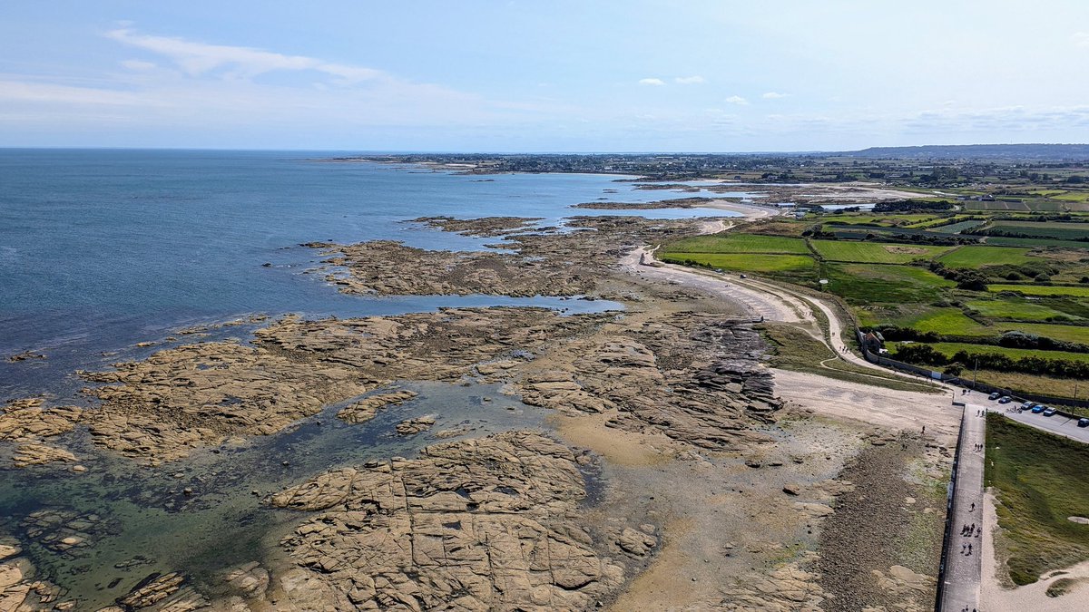 jcbeduneau's tweet photo. Phare de Gatteville. Phare en granit du XIXe siècle avec 365 marches menant à son sommet et vue sur la Manche. #Gatteville #Cotentin #photo https://t.co/36WE2m9Fp6