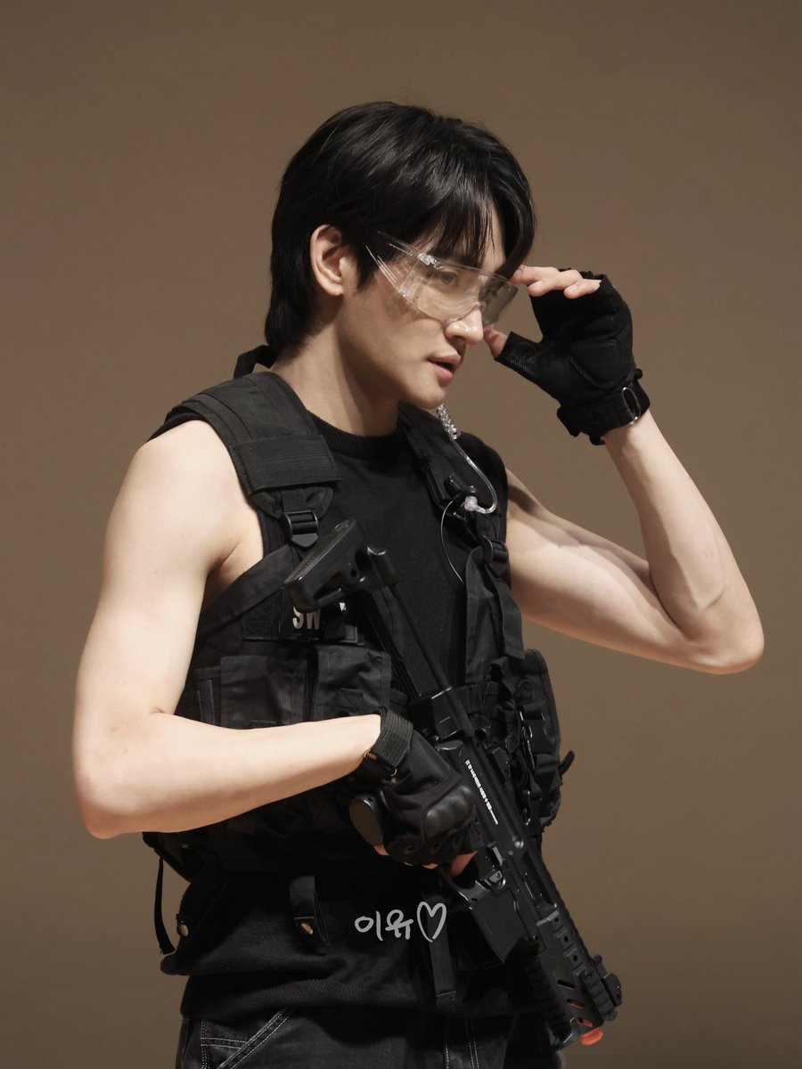 w0n_tU's tweet photo. 240817 디마뮤 팬싸

잘 어울려서 너무 뿌듯합니다,, 그리고 기절..

#조원상 #원상 #루시 #LUCY https://t.co/9WamJHRi7t