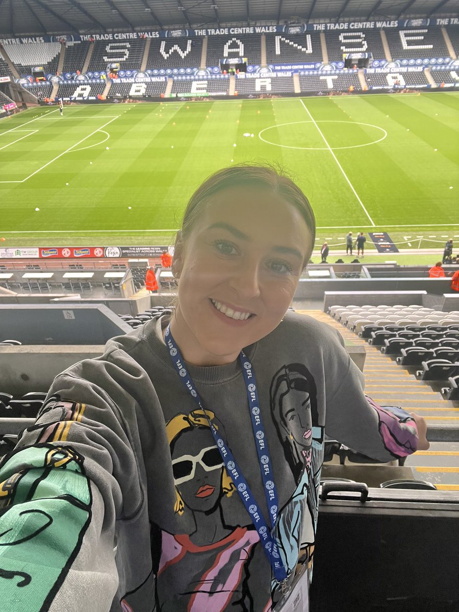 MollyStephens_'s tweet image. 🦢 @SwansOfficial v @pnefc ⚫️

Opening losses in the league followed by cup wins are the similarities between these sides. But one thing Swansea have that PNE don’t, is a permanent boss.

Updates from me across #BBCFinalScore on @BBCOne &amp;amp; @BBCiPlayer, and @bbc5live 🎙️⚽️