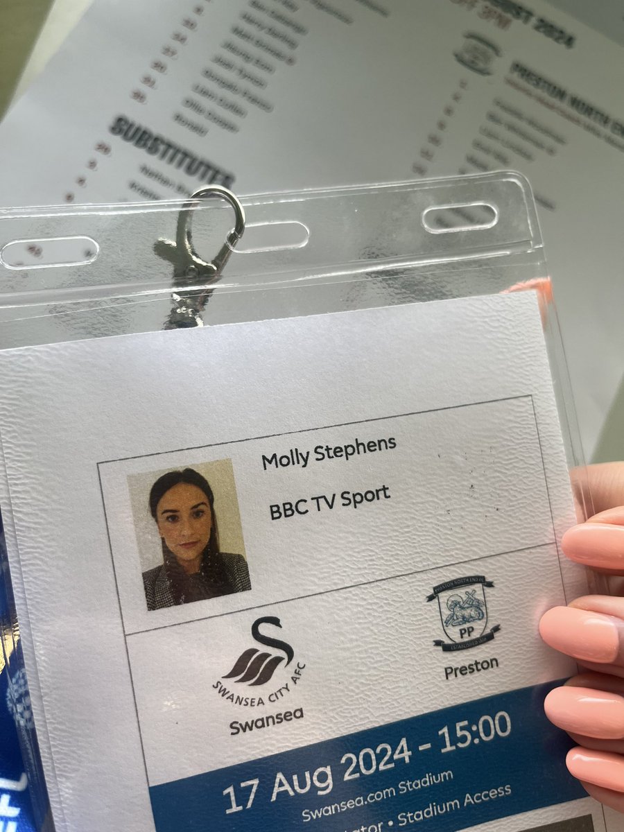 MollyStephens_'s tweet image. 🦢 @SwansOfficial v @pnefc ⚫️

Opening losses in the league followed by cup wins are the similarities between these sides. But one thing Swansea have that PNE don’t, is a permanent boss.

Updates from me across #BBCFinalScore on @BBCOne &amp;amp; @BBCiPlayer, and @bbc5live 🎙️⚽️