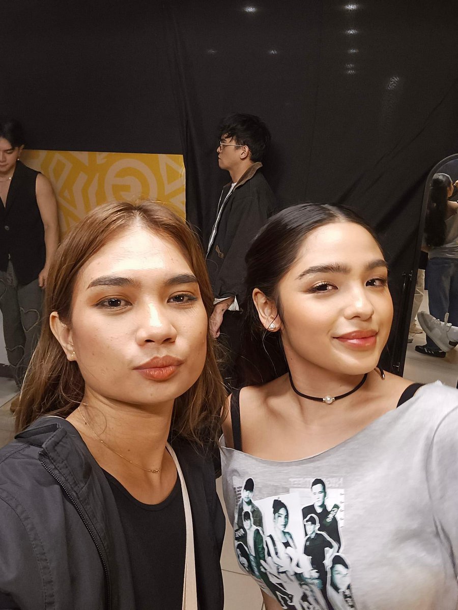 ninangsofkd's tweet photo. Blythe with ate Sabel :)

©️ ate Sabel’s FB Post

KYLEDREA AT KADAYAWAN

#KyleAndAndreaSaDavao https://t.co/2E3vYxy8FV
