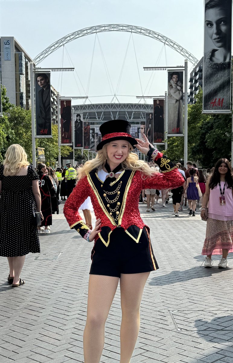 WhiTaysVersion's tweet photo. So he calls me up and he’s like “I still love you” and I’m just like, I’m just, this is exhausting you know like….I DONT HAVE TIME FOR THIS I AM GOING TO THE ERAS TOUR!!!!! 
#LondonTSTheErasTour ❤️
@taylornation13 @taylorswift13 https://t.co/JhmKelzxHQ