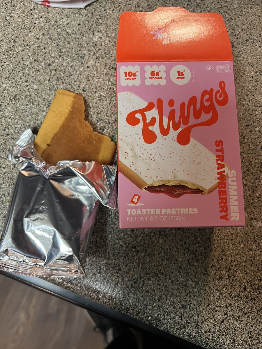 ajondal's tweet photo. @eatflings 🧐🧐. Bad batch? https://t.co/xUZ6Ep8zvA