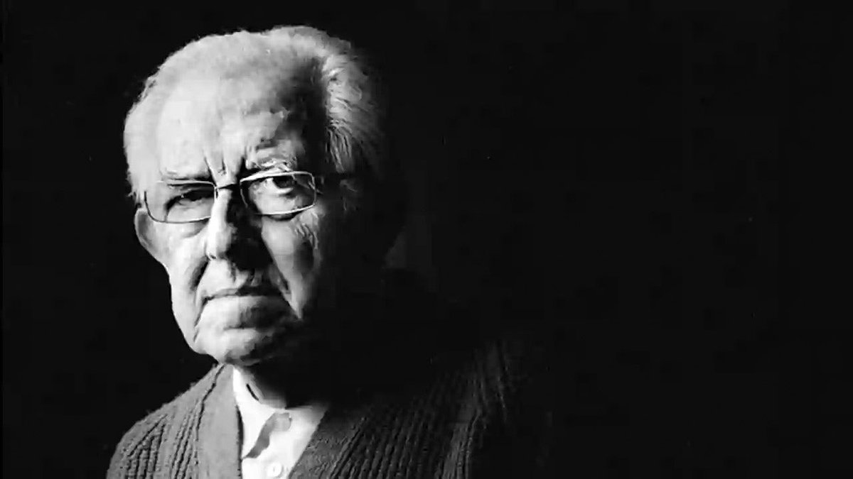 “La filosofía de la felicidad es una cáscara vacía cuando la felicidad se ha separado de los contenidos metafísicos que le dieron origen. Y a esta confusión contribuyen los abundantes libros, que arrojan sucesivamente al mercado las editoriales, titulados