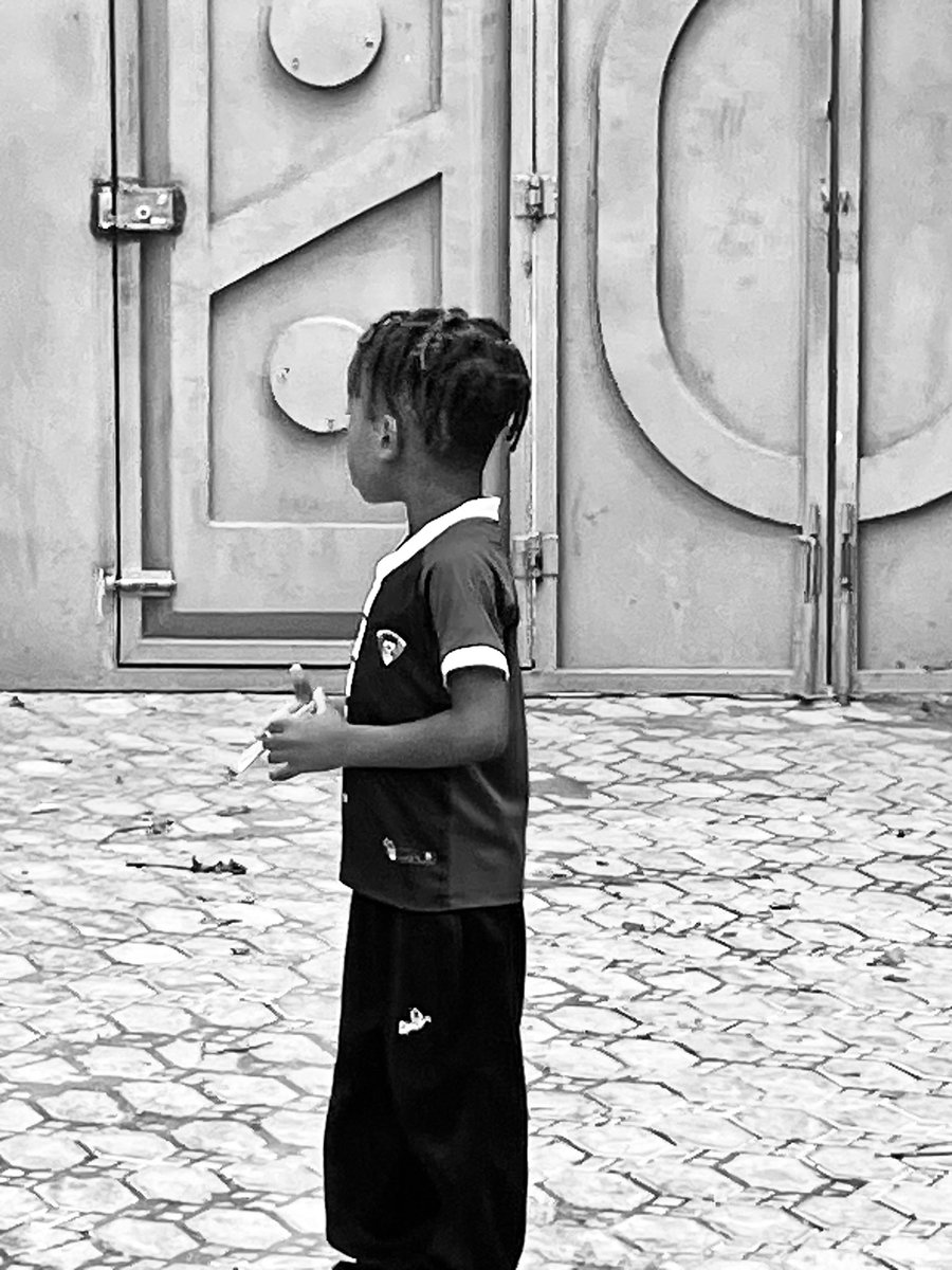 smalling_1's tweet photo. Family 🖤 https://t.co/neuTAxPylB