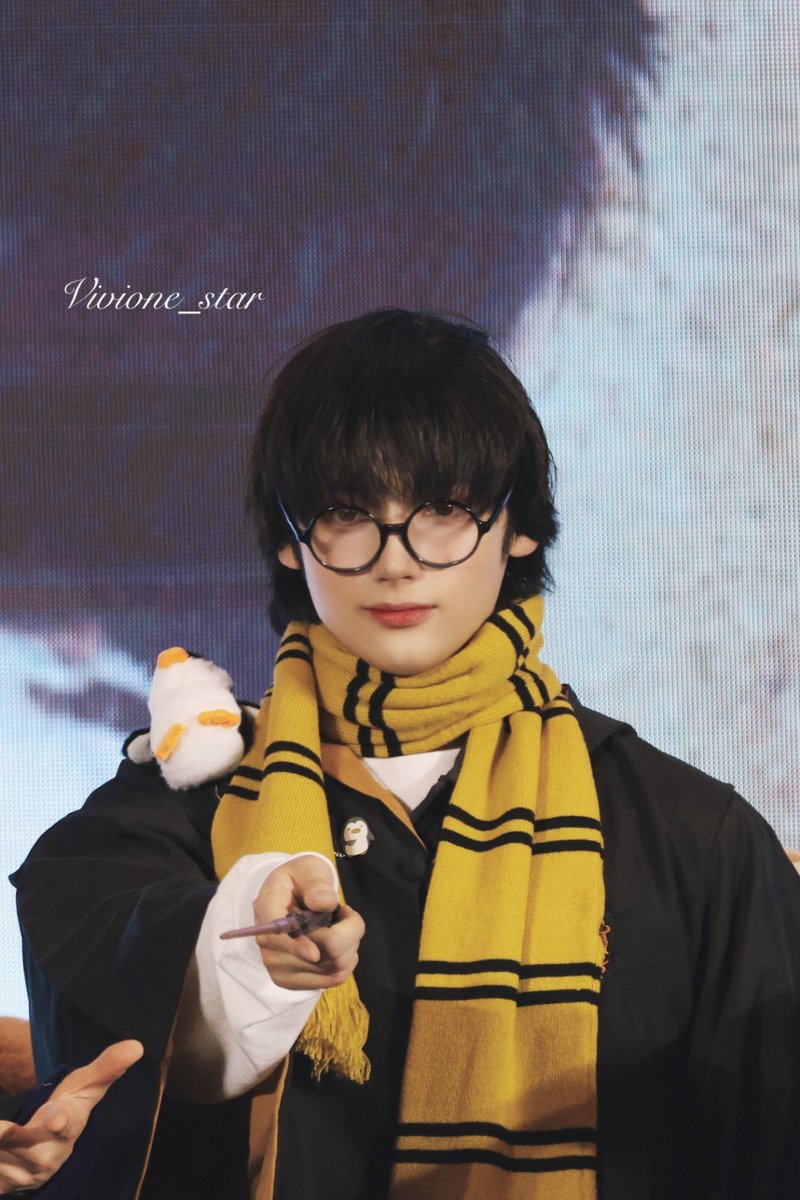 sorbetxt's tweet photo. 후뿌뿌뿌 휴리포터🦡💛 https://t.co/9WRpZhojIR