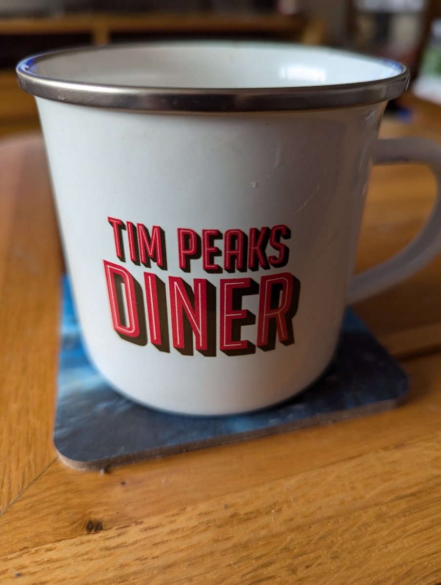 DougalMcShougal's tweet photo. Cheers @sophielcowie for my birthday present from #kendalcalling #timpeaks https://t.co/At35MXiX6u