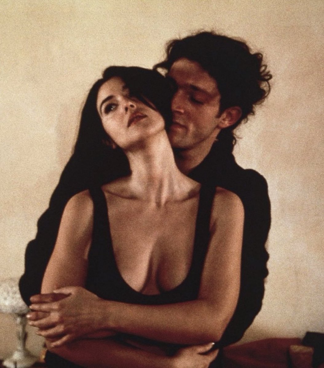 Monica Bellucci and Vincent Cassel in The Apartment (1996)