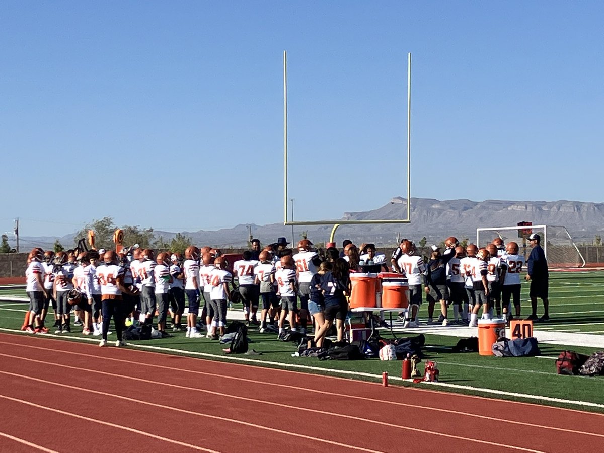 NPayne6th's tweet image. Great day for some Rebels Football. @FORtheValley_DM @YISDAthletics1  #GoRebelsGo