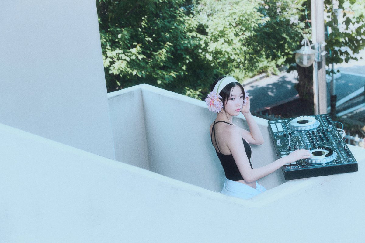 LE SSERAFIM 4th Mini Album 'CRAZY'
CONCEPT PHOTO
HEATHERS ROCK
#KAZUHA #카즈하

weverse.io/lesserafim/med…
2024.08.30 1PM (KST) | 12AM (ET)

#LE_SSERAFIM #르세라핌
#LE_SSERAFIM_CRAZY