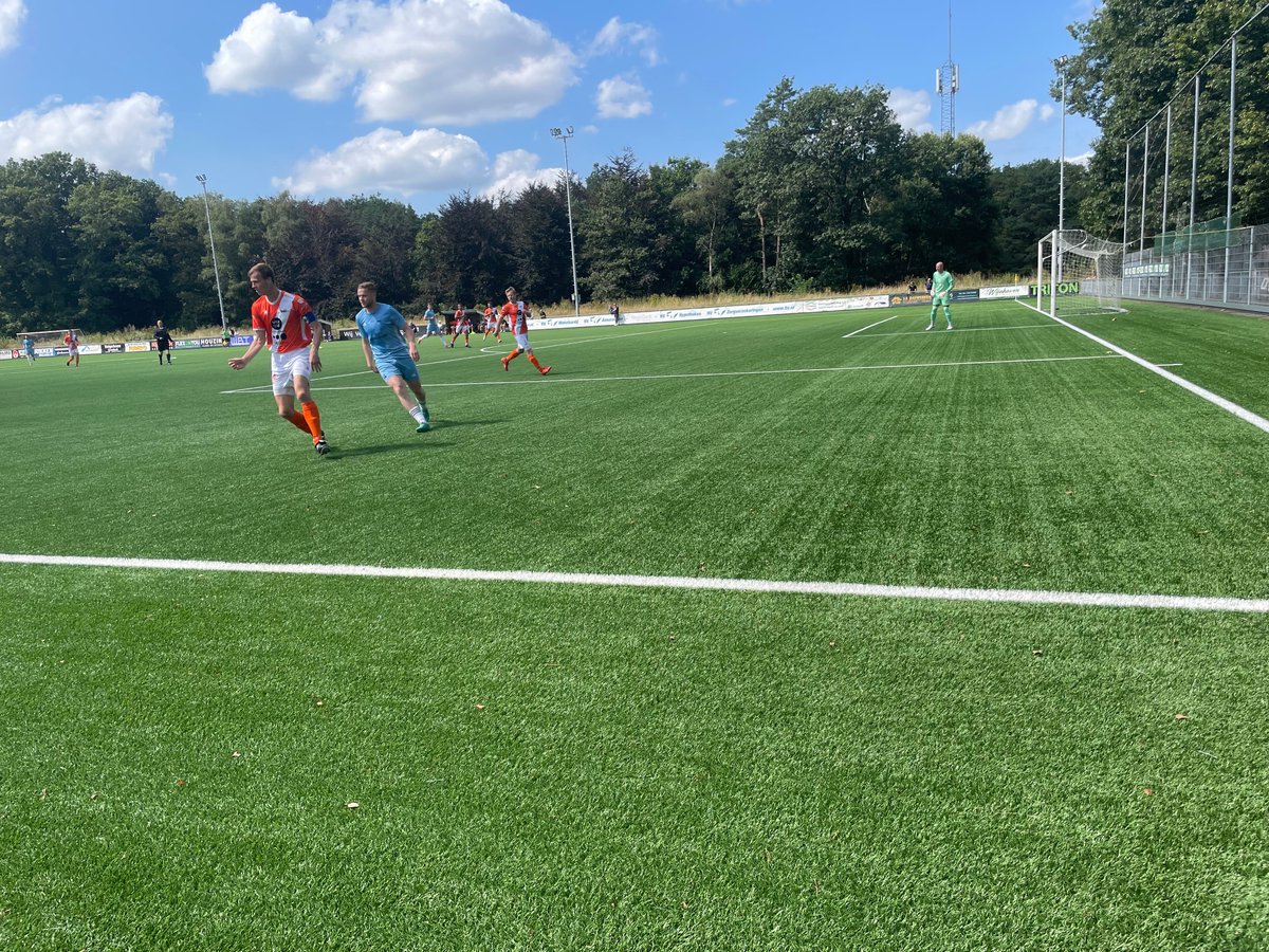 FletcherFootbal's tweet photo. Wij willen @VVDuno bedanken voor hun komst naar Berg en Dal en willen het team heel veel succes wensen bij de competitiestart. Vandaag oefende het team op de #hvcup bij #VVGermania. De uitslag van deze wedstrijd is 2-2 geworden. #Duno #Doorwerth #matchday #Groesbeek #Orion https://t.co/aEvkzuilC2