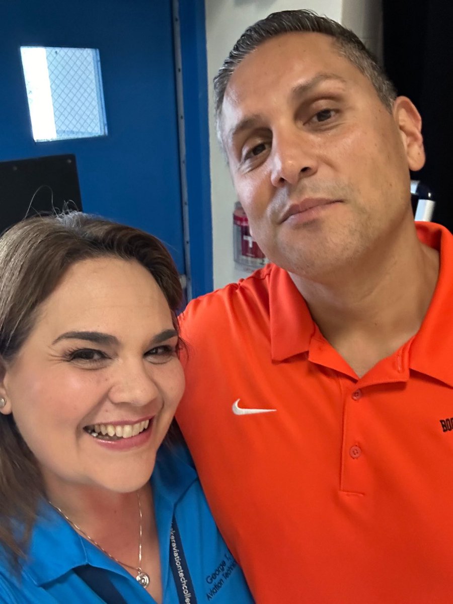 Baker_Aviation's tweet photo. Building stronger ties with Mr. Pardo. Join us at the Back to School Resource Fair at Jose Diego Middle School ! Empowering the next generation! 🌟 #YourbestchoiceMDCPS https://t.co/UbvsiE61cm