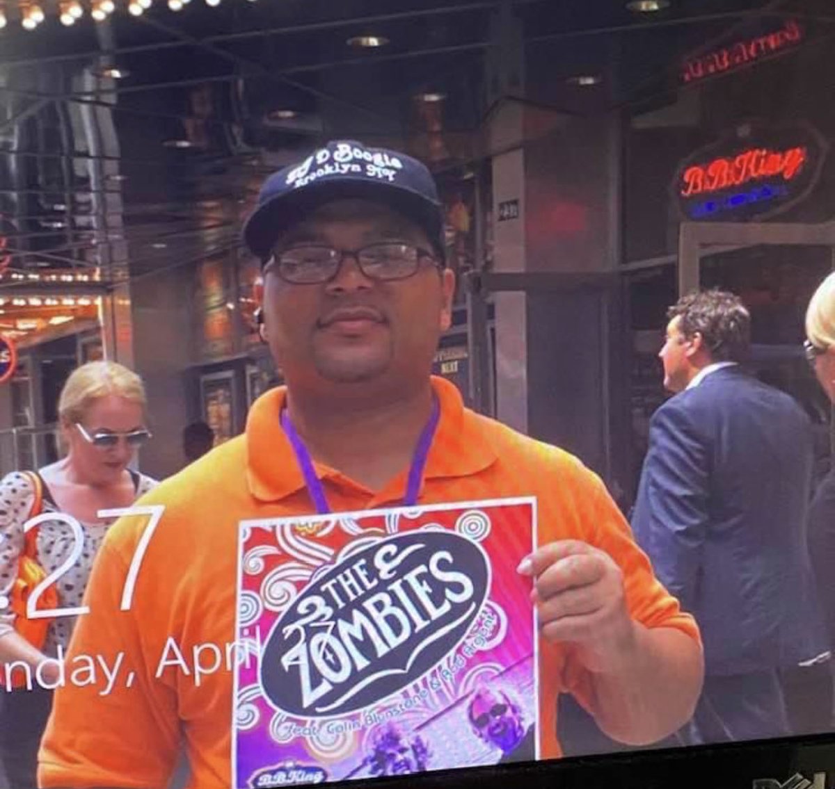 Wantaknowlady69's tweet image. 🎶🎂🎶Happy birthday to my cool nephew David who helped me get the word out about ⁦@TheZombiesMusic⁩ rocking #BBKings Club in NYC many years ago-we walked miles spreading the word-fun times between family-thanks ⁦@daSilvaArtists⁩  
Dave is now a DJ -house parties🥳🎈