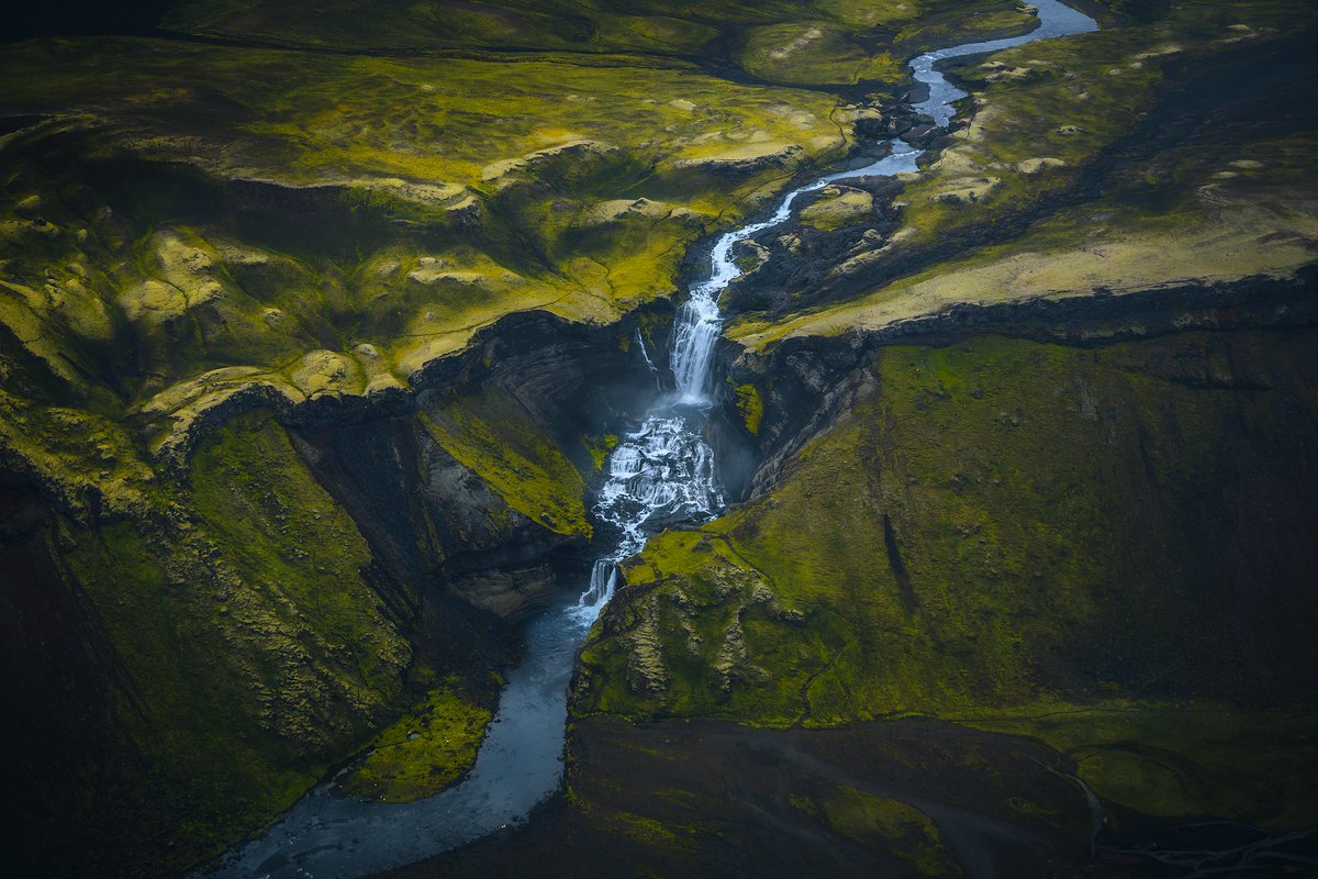 roblfc1892's tweet photo. incredible flight over icelandic highlands - rivers and mountains.... https://t.co/wYXmJDgNpj