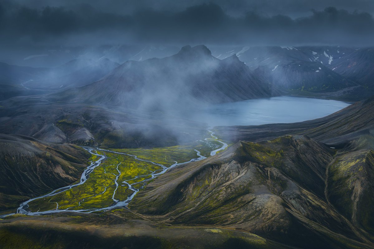 roblfc1892's tweet photo. incredible flight over icelandic highlands - rivers and mountains.... https://t.co/wYXmJDgNpj