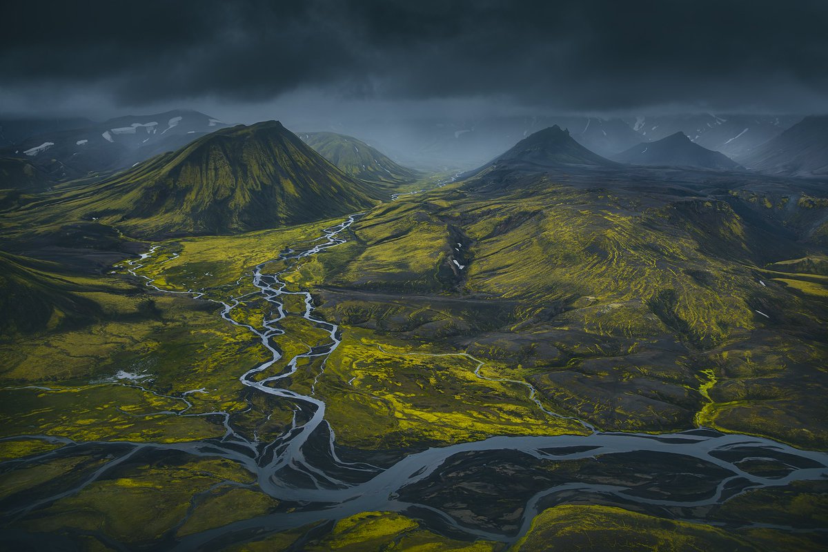 roblfc1892's tweet photo. incredible flight over icelandic highlands - rivers and mountains.... https://t.co/wYXmJDgNpj