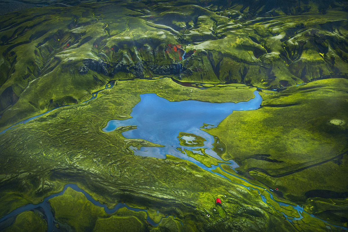roblfc1892's tweet photo. incredible flight over icelandic highlands - rivers and mountains.... https://t.co/wYXmJDgNpj