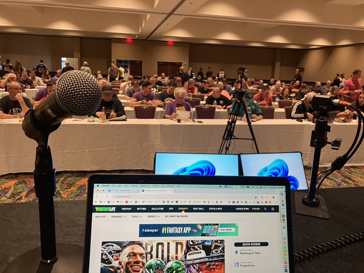 btxj's tweet image. All these beautiful people think I know what I’m doing, but it’s really just the @MBFantasyLife + premium subscription doing the talking. Like and RT this and I might slide into your DMs with a surprise.